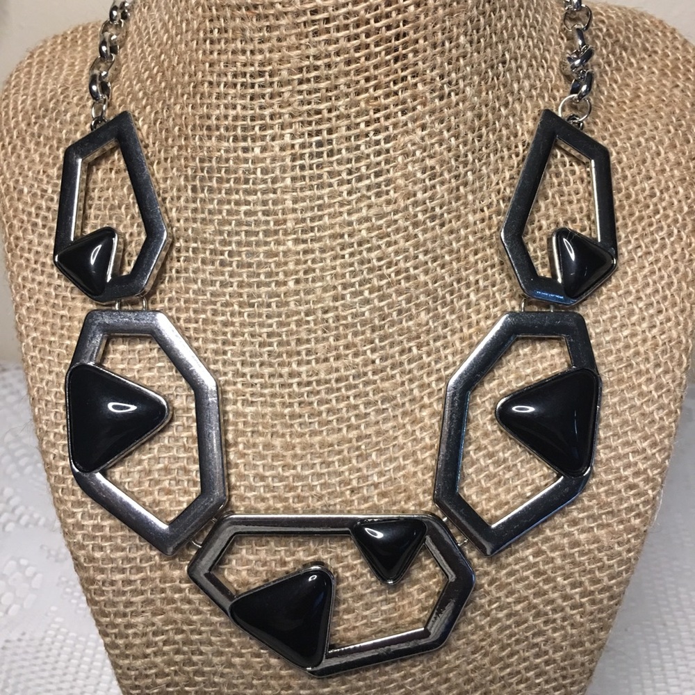 Bold geometric necklace